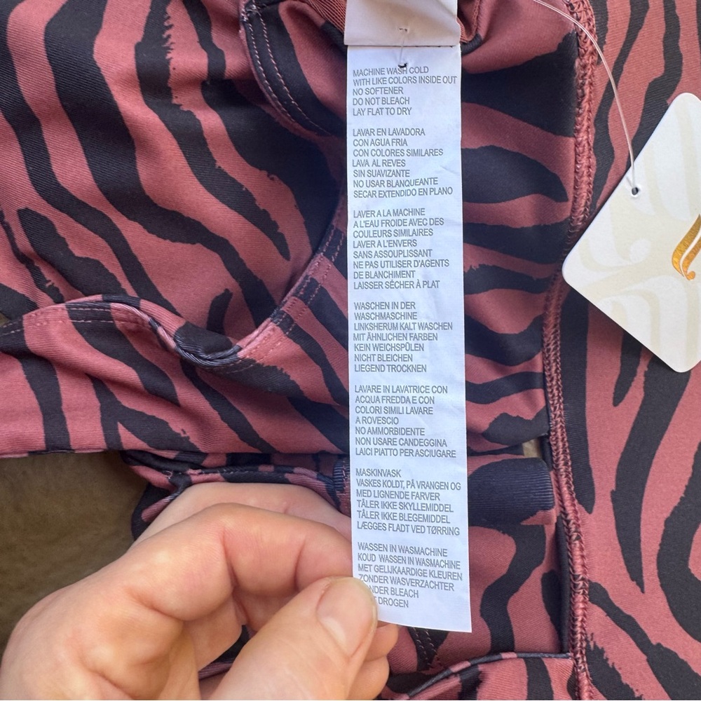Fabletics Oasis Twist Medium Impact Sports Bra Pink and Black Zebra Size M - Picture 5 of 15